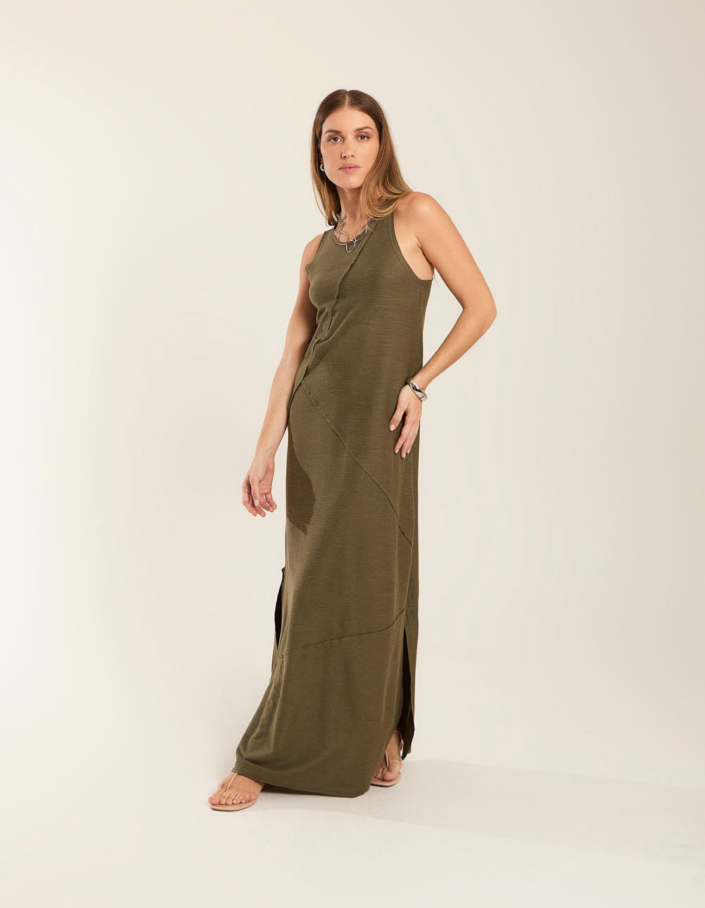 Vestido Recortes a Fio - Verde Oliva