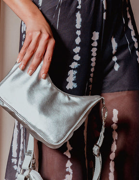 Bolsa Metalizada Alça Nylon Detalhes - Prata
