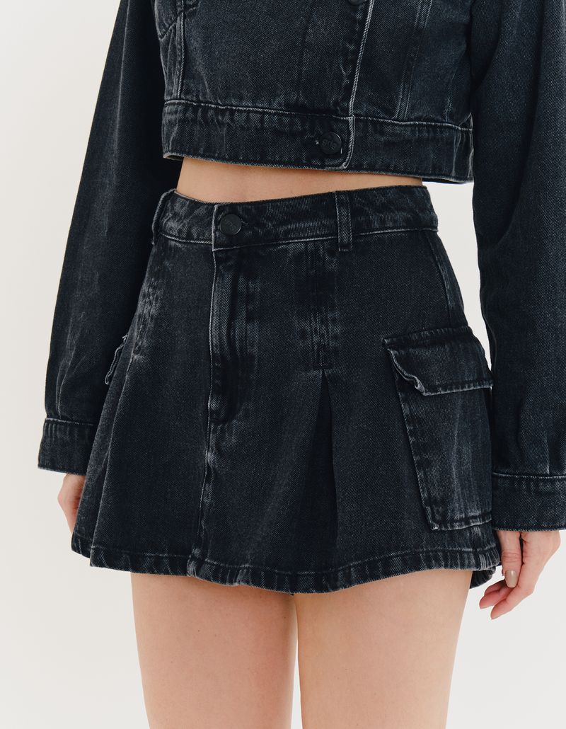 Short Saia Pregas - Black Jeans