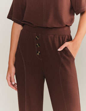 Calça Moletinho Detalhe Botão - Marrom