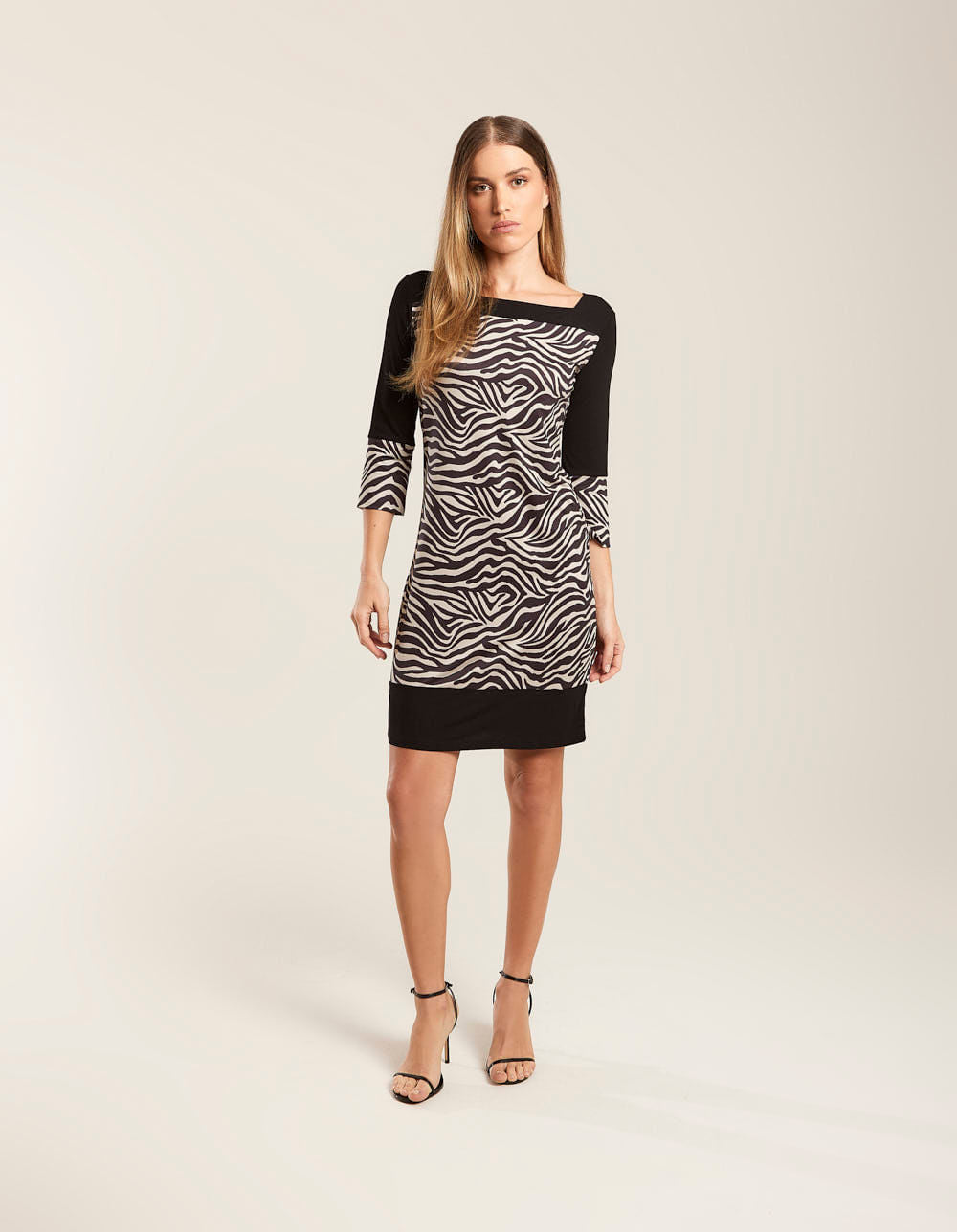 Vestido Curto Estampado Zebra Petit - Preto