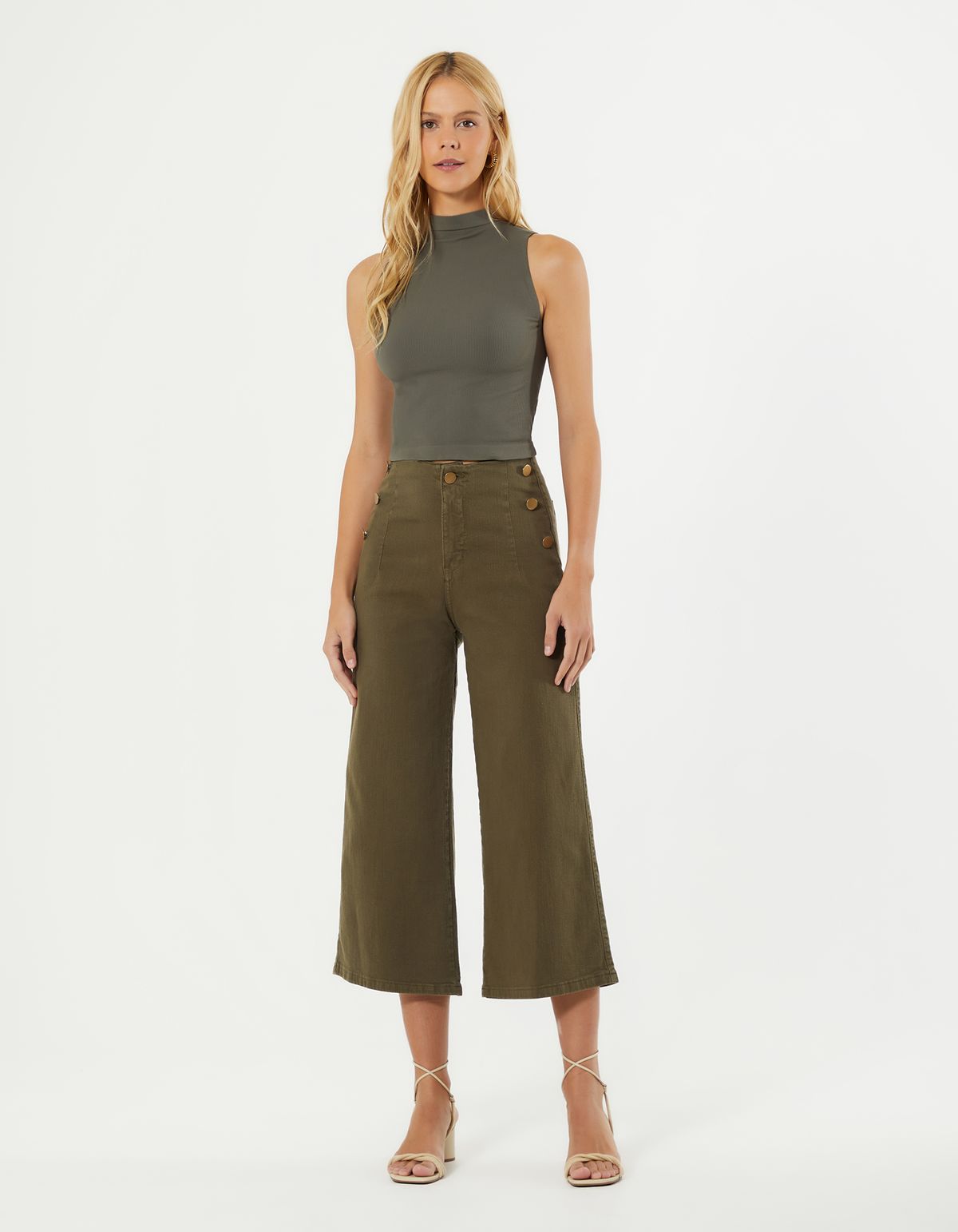 Calça Pantacourt Sarja Botões - Verde Oliva